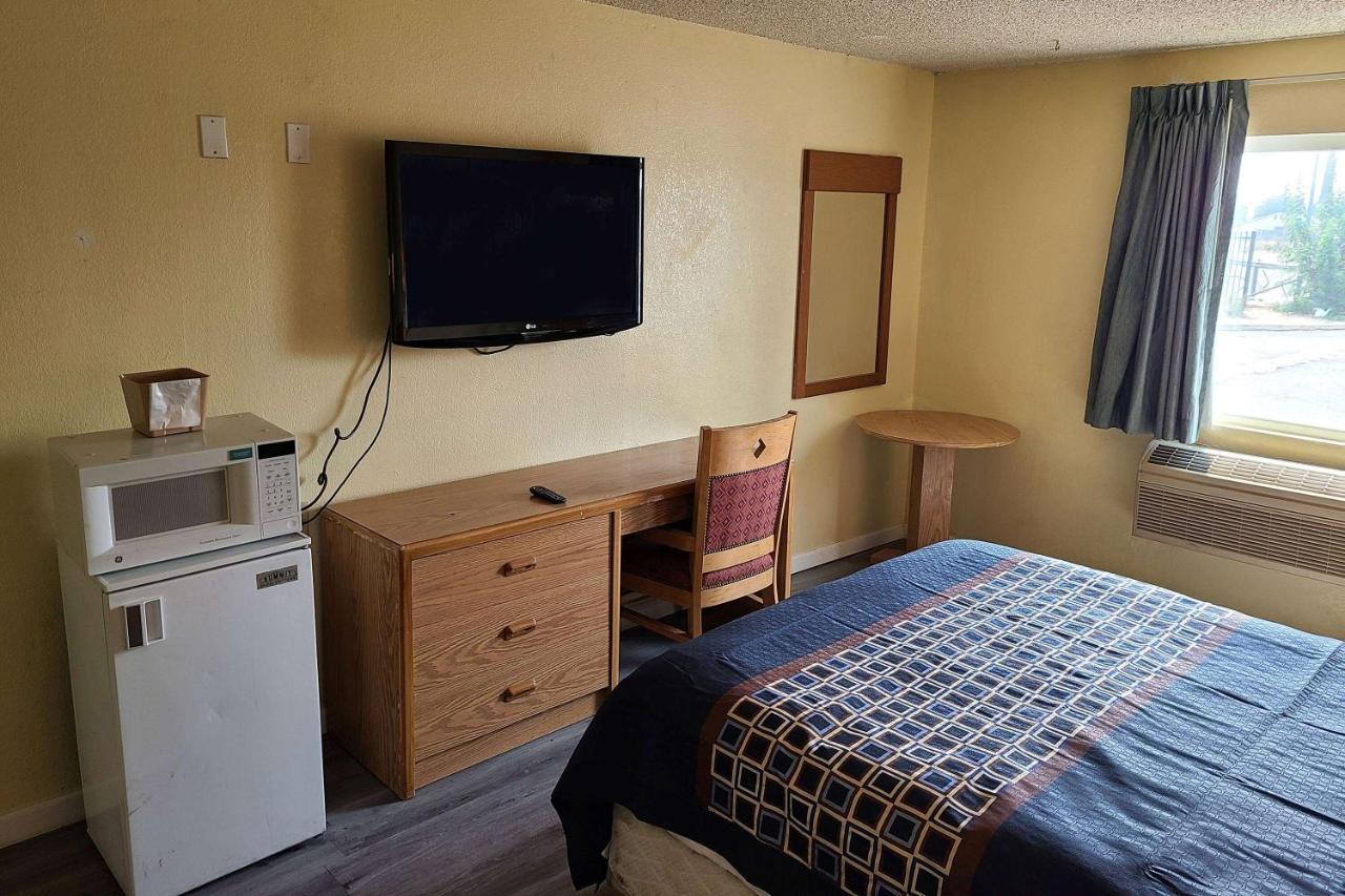 Travelodge By Wyndham Stockton Eksteriør billede
