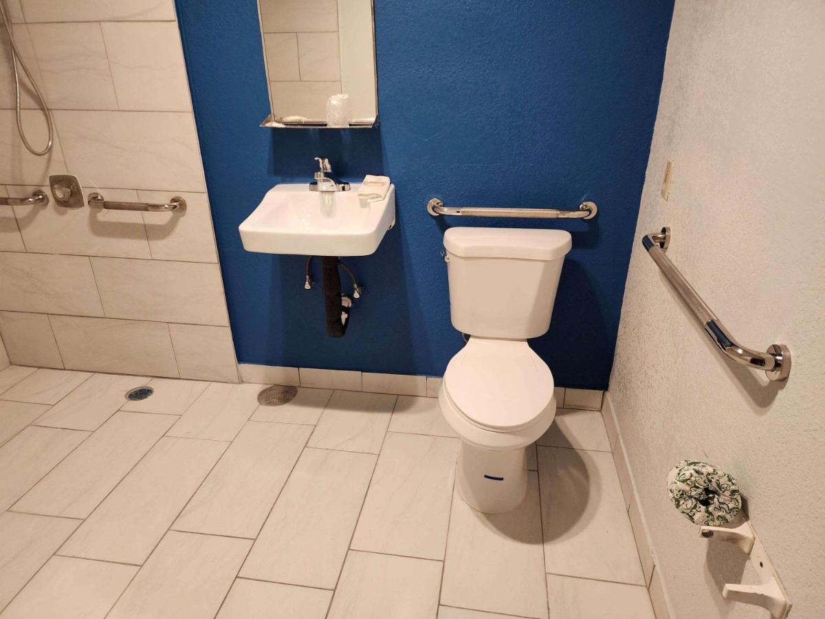 Travelodge By Wyndham Stockton Eksteriør billede