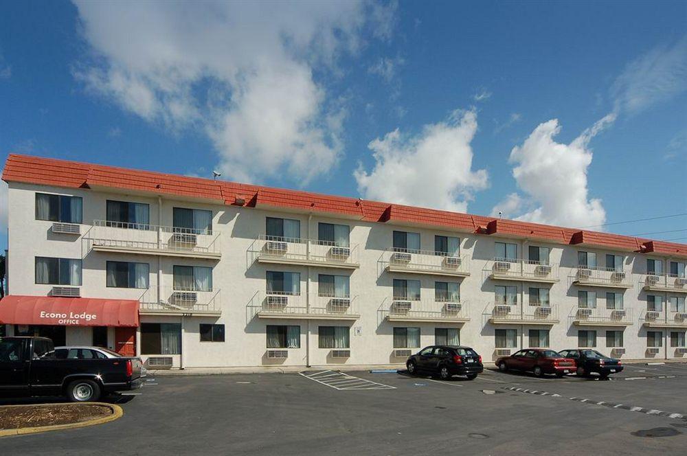 Travelodge By Wyndham Stockton Eksteriør billede